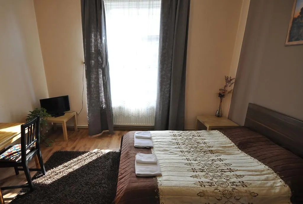 Rum i privatbostad Pokoje Goscinne Isabel Krasków Polen
